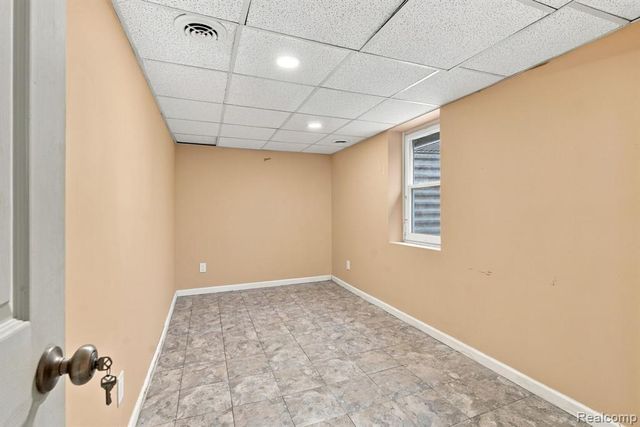 9864 Niver Avenue, Allen Park, MI 48101