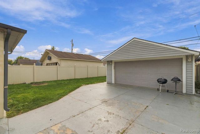 9864 Niver Avenue, Allen Park, MI 48101