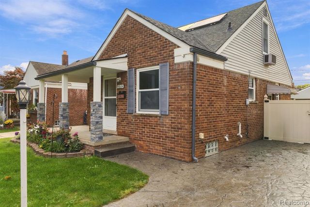 9864 Niver Avenue, Allen Park, MI 48101