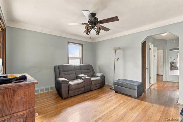 9864 Niver Avenue, Allen Park, MI 48101