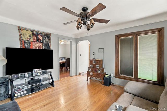 9864 Niver Avenue, Allen Park, MI 48101