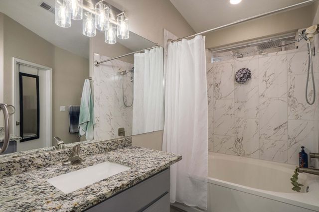 1219 82nd Street SW, Albuquerque, NM 87121