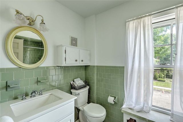 96 Jastram Street, Providence, RI 02908