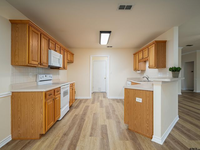 1521 Rice Road W103, Tyler, TX 75703