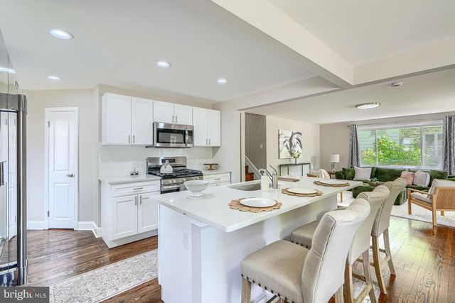 821 NOTTINGHAM RD, Baltimore, MD 21229