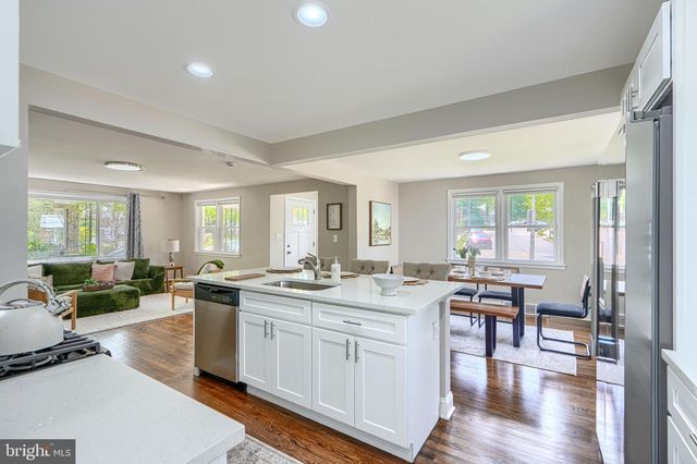 821 NOTTINGHAM RD, Baltimore, MD 21229