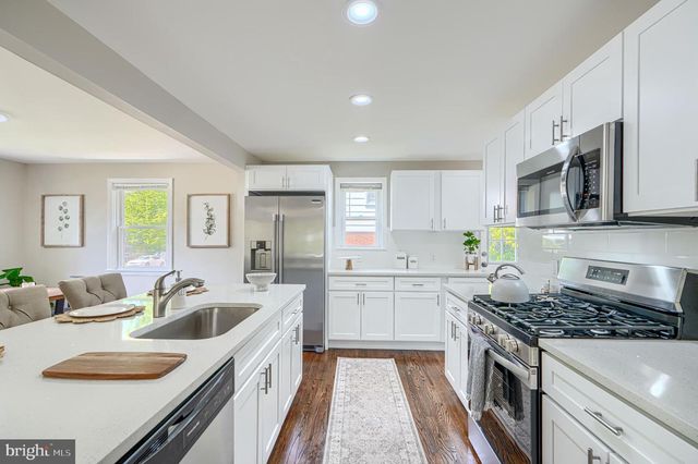 821 NOTTINGHAM RD, Baltimore, MD 21229
