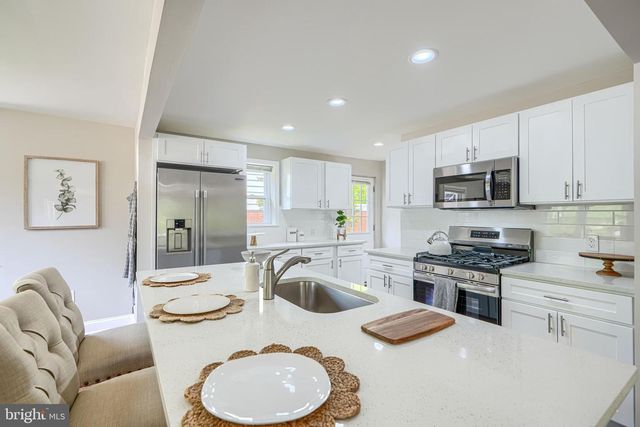 821 NOTTINGHAM RD, Baltimore, MD 21229