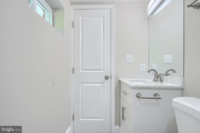821 NOTTINGHAM RD, Baltimore, MD 21229