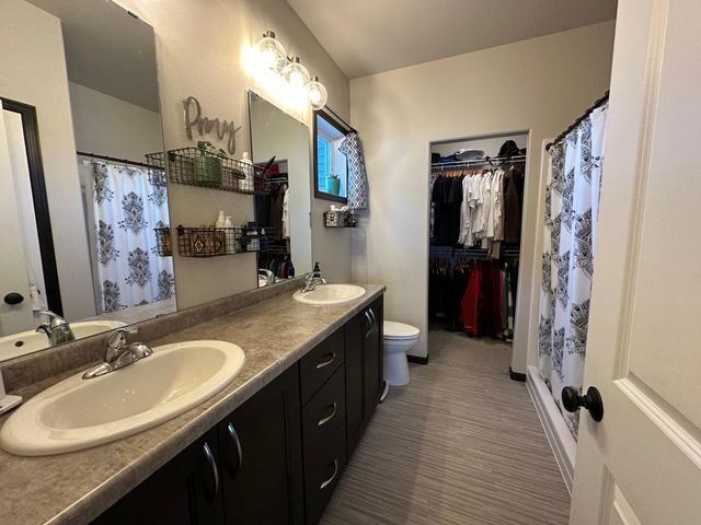 5219 11th Street W, West Fargo, ND 58078