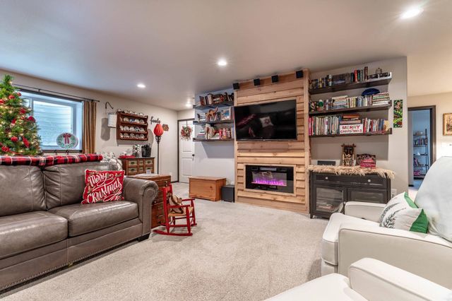 5219 11th Street W, West Fargo, ND 58078