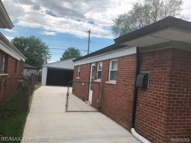 6784 COOPER Street, Taylor, MI 48180