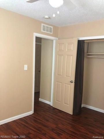 6784 COOPER Street, Taylor, MI 48180