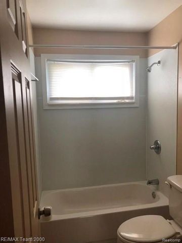 6784 COOPER Street, Taylor, MI 48180