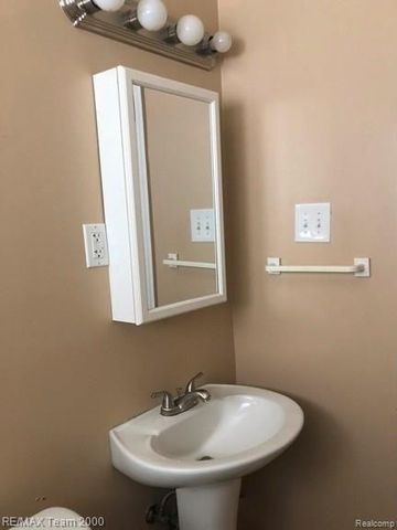 6784 COOPER Street, Taylor, MI 48180