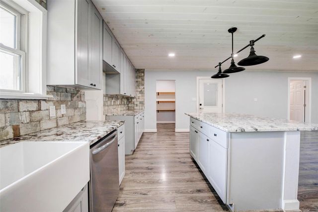 379 Hale Road, Bay City, TX 77414