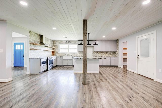 379 Hale Road, Bay City, TX 77414