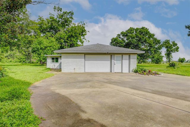 379 Hale Road, Bay City, TX 77414