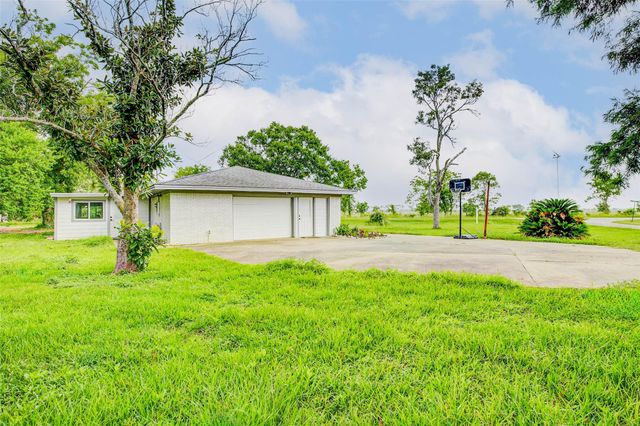 379 Hale Road, Bay City, TX 77414