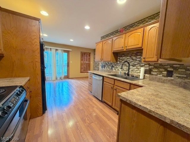 526 Oakdale Drive, Dover, OH 44622