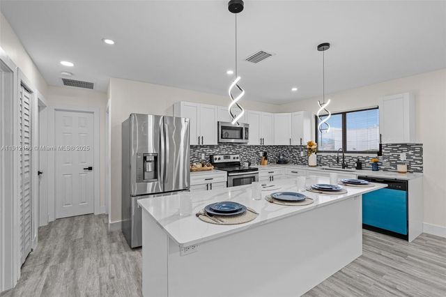 742 NW 70th St, Miami, FL 33150