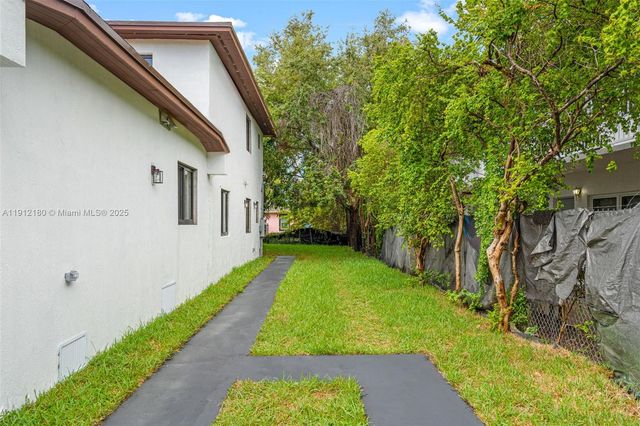 742 NW 70th St, Miami, FL 33150