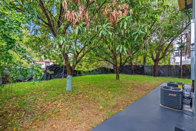 742 NW 70th St, Miami, FL 33150