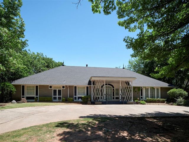 7104 Brentwood Road, Nichols Hills, OK 73116