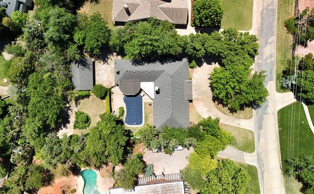7104 Brentwood Road, Nichols Hills, OK 73116