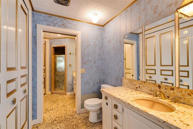 7104 Brentwood Road, Nichols Hills, OK 73116