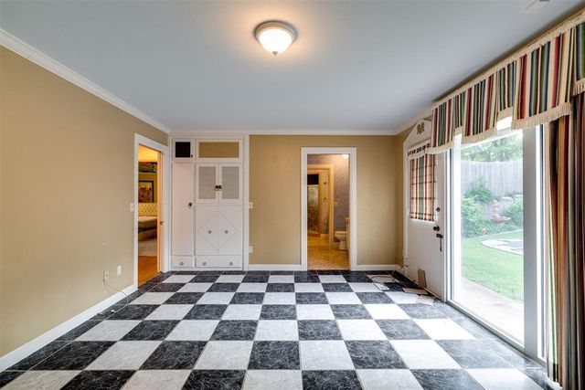7104 Brentwood Road, Nichols Hills, OK 73116