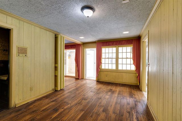 7104 Brentwood Road, Nichols Hills, OK 73116