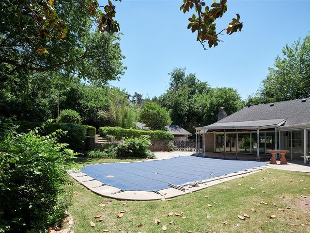 7104 Brentwood Road, Nichols Hills, OK 73116