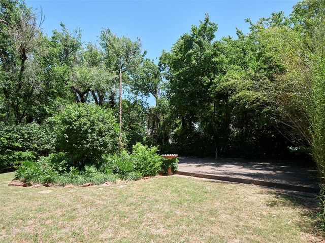 7104 Brentwood Road, Nichols Hills, OK 73116