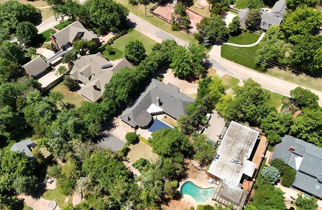 7104 Brentwood Road, Nichols Hills, OK 73116