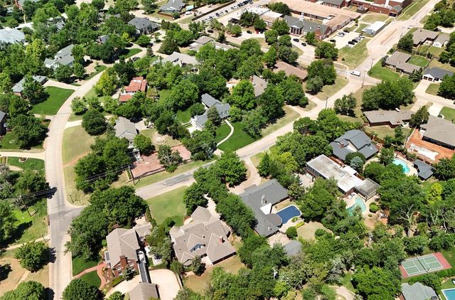 7104 Brentwood Road, Nichols Hills, OK 73116
