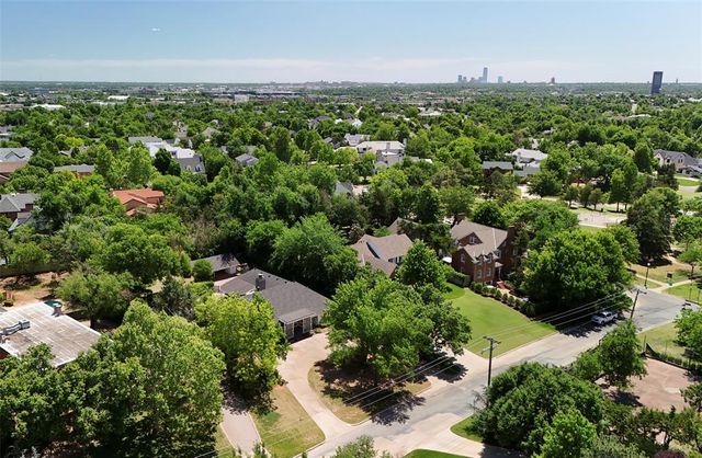 7104 Brentwood Road, Nichols Hills, OK 73116
