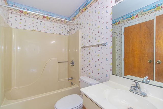 1870 Auburn Ln Apt 21F, Surfside Beach, SC 29575