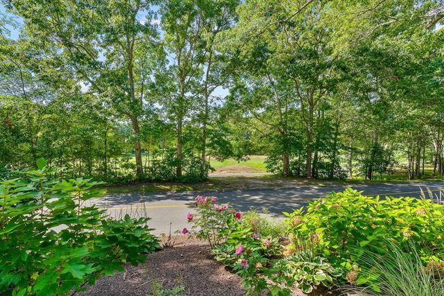 22 Mid Iron Way 7511, Mashpee, MA 02649