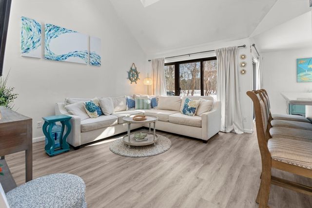 22 Mid Iron Way 7511, Mashpee, MA 02649