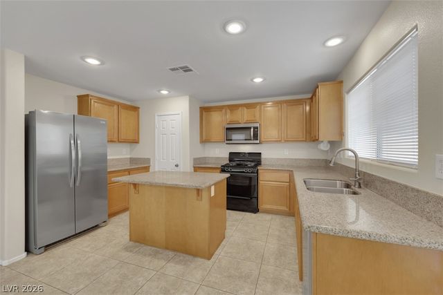 7257 Camden Pine Avenue, Las Vegas, NV 89129