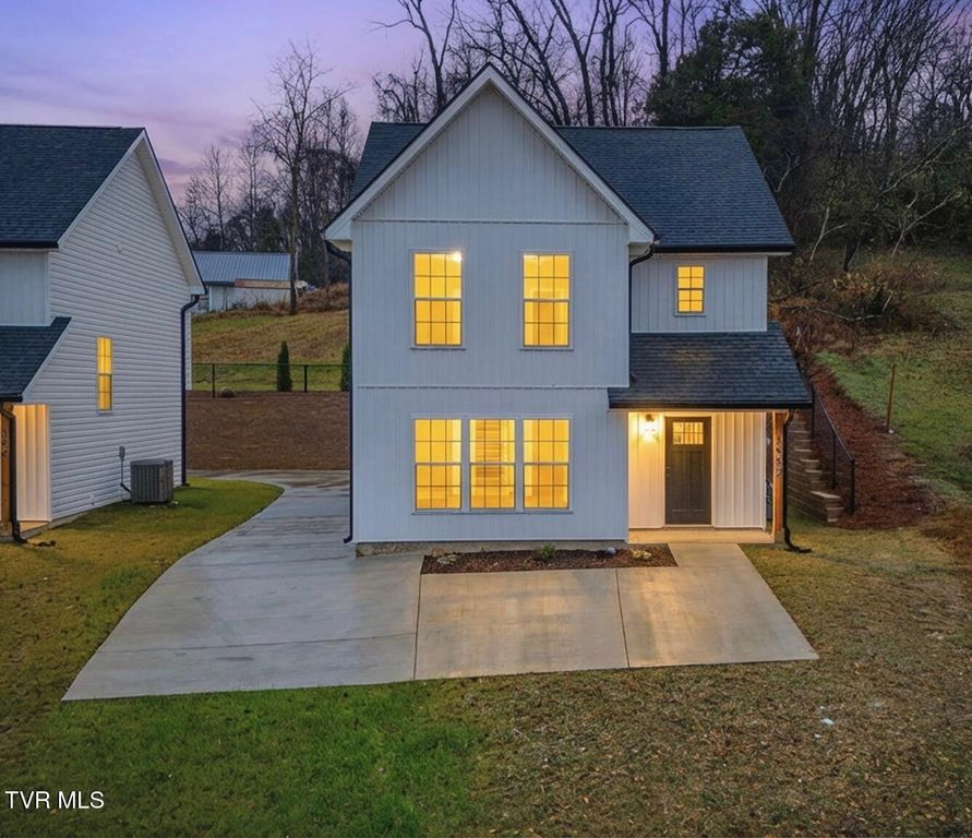 1922 Siam Road, Elizabethton, TN 37643