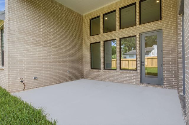 2505 Barton Creek Trail, Friendswood, TX 77546