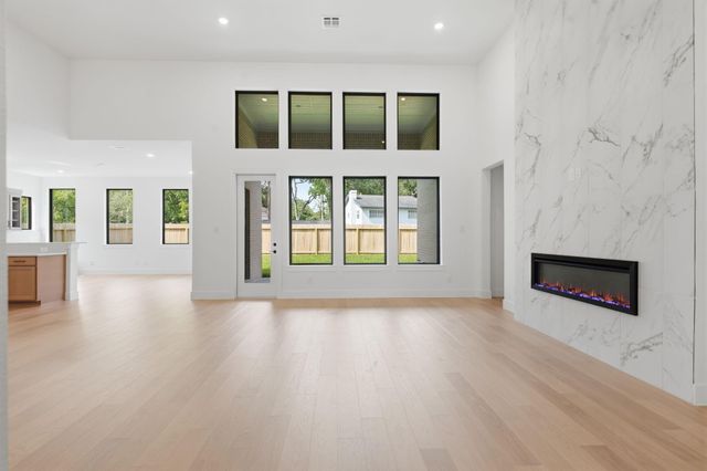 2505 Barton Creek Trail, Friendswood, TX 77546