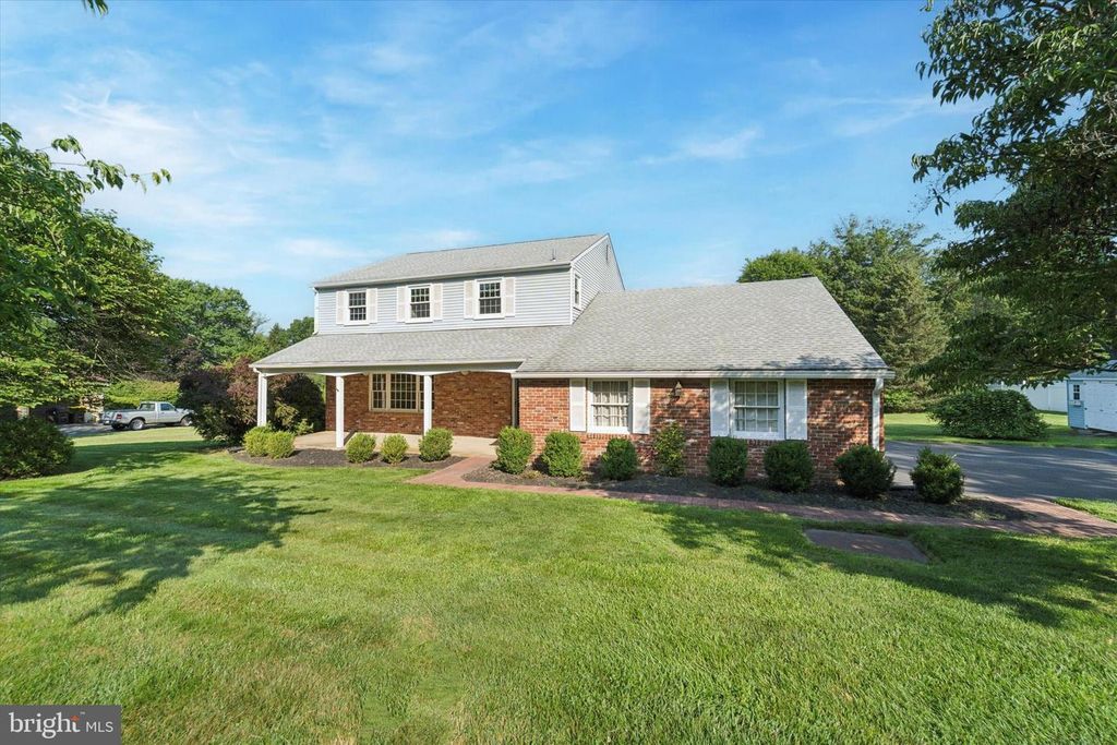 3154 CLOVERLY DR, Furlong, PA 18925