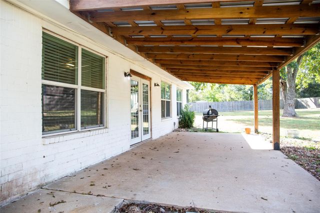 14902 Bernard Timbers Dr, East Bernard, TX 77435