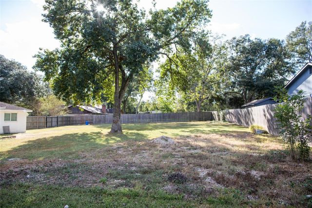 14902 Bernard Timbers Dr, East Bernard, TX 77435