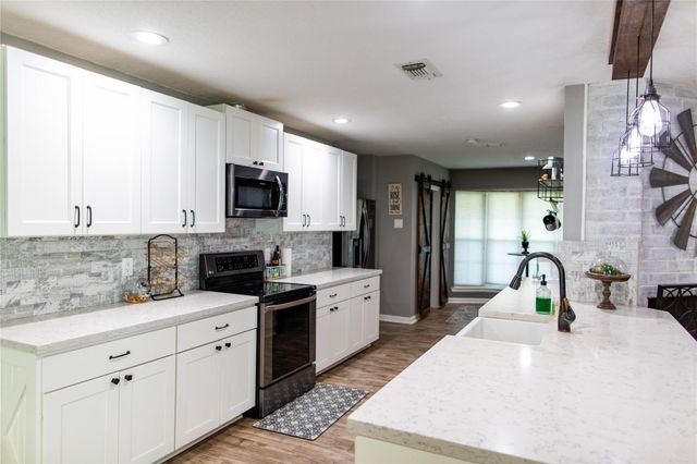 14902 Bernard Timbers Dr, East Bernard, TX 77435