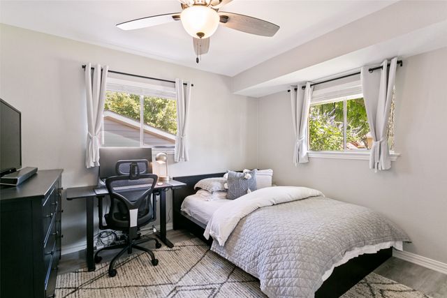 1028 Meadowbrook Drive, Grapevine, TX 76051