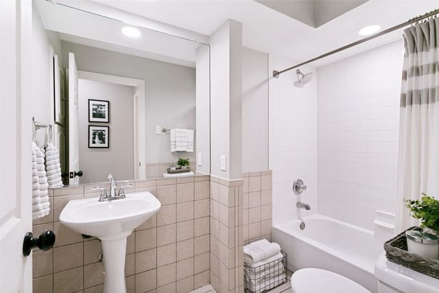 1028 Meadowbrook Drive, Grapevine, TX 76051